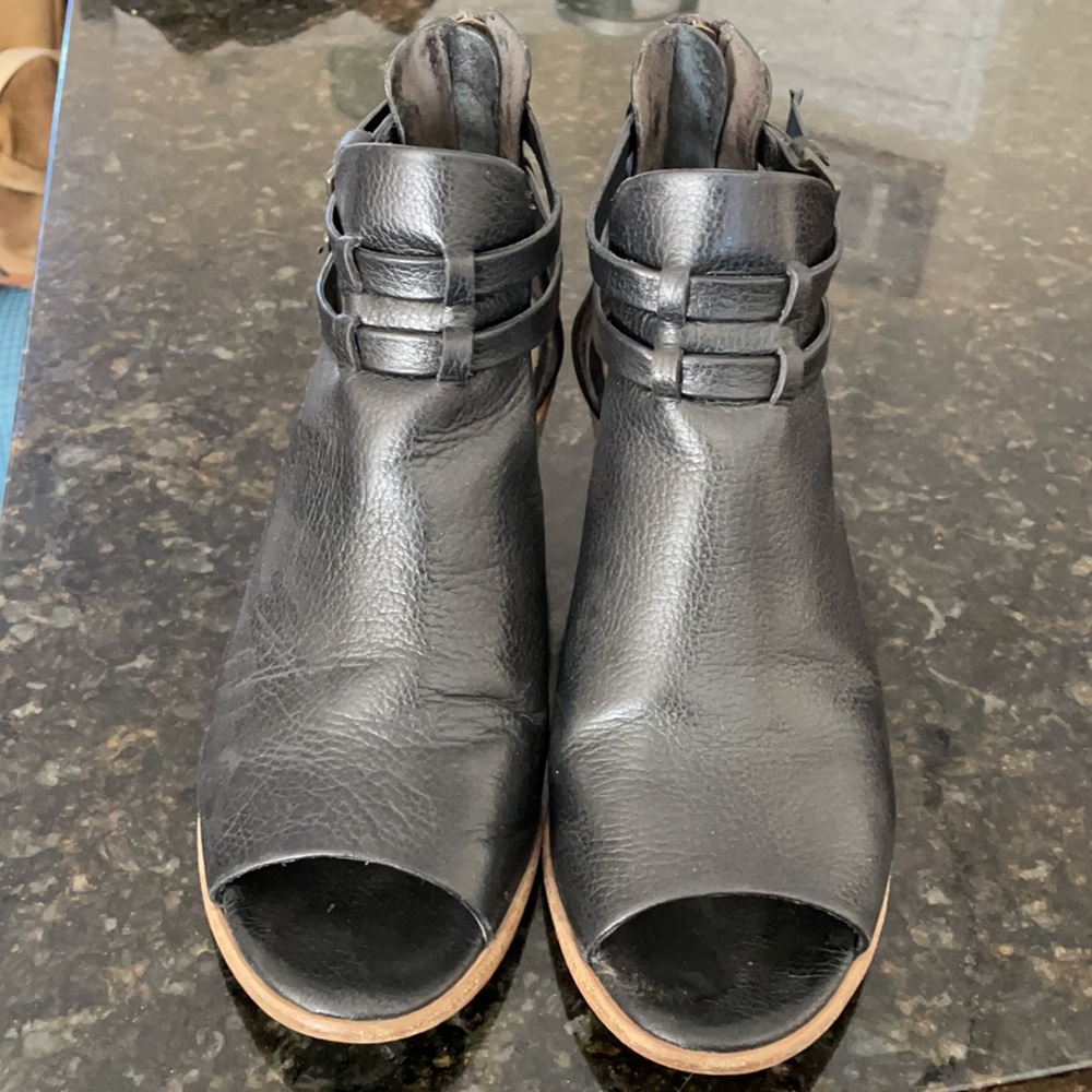 Matisse Open Toe Shoes - Picture 2 of 4